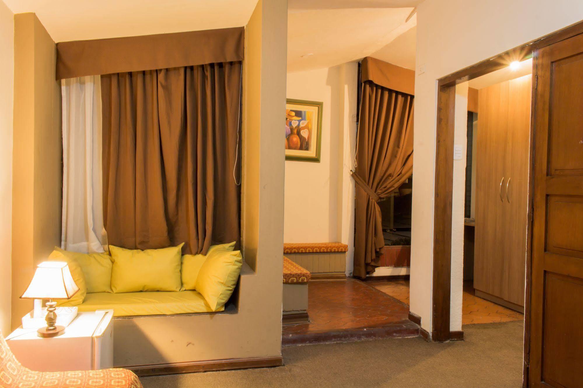 Hotel Country Trujillo Encalada Ngoại thất bức ảnh